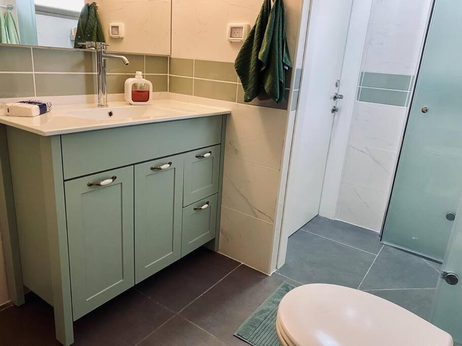 Apartamento קומותיים ברמה Sha'al Exterior foto